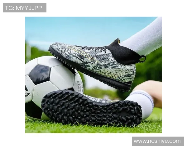 高帮足球鞋的正确穿法与搭配技巧分享